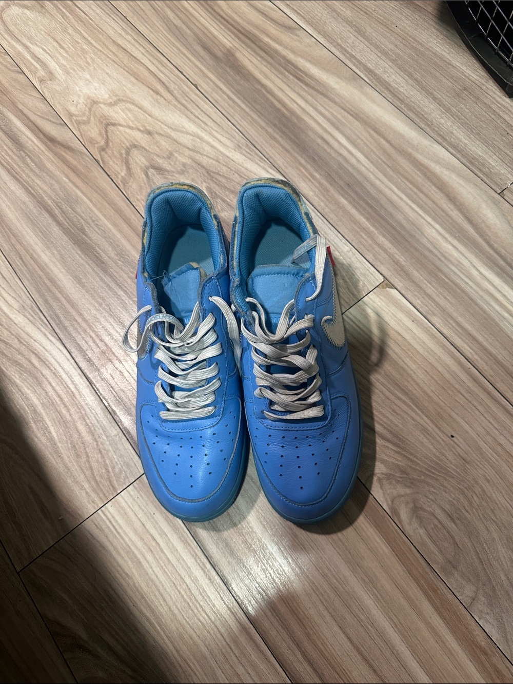 Nike Men’s Light Blue and White Low-Top Sneakers